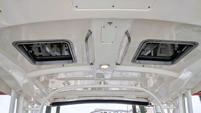 Slide: The Image of Boston Whaler 320 Vantage 2017 - 19