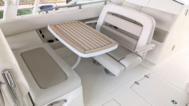 Slide: The Image of Boston Whaler 320 Vantage 2017 - 23