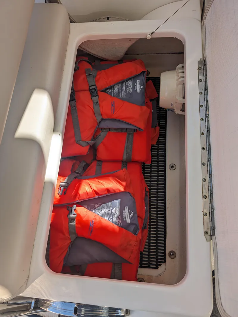 Slide: The Image of Boston Whaler 320 Vantage 2017 - 29