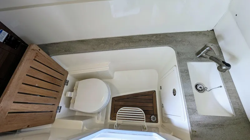 Slide: The Image of Boston Whaler 320 Vantage 2017 - 67