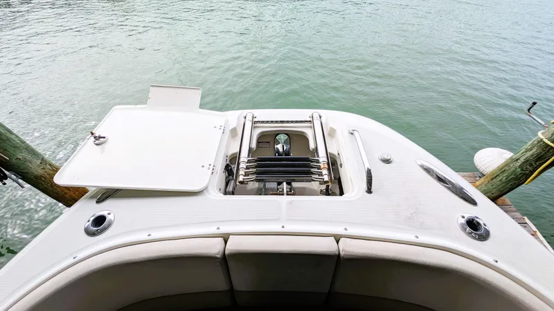 Slide: The Image of Boston Whaler 320 Vantage 2017 - 75