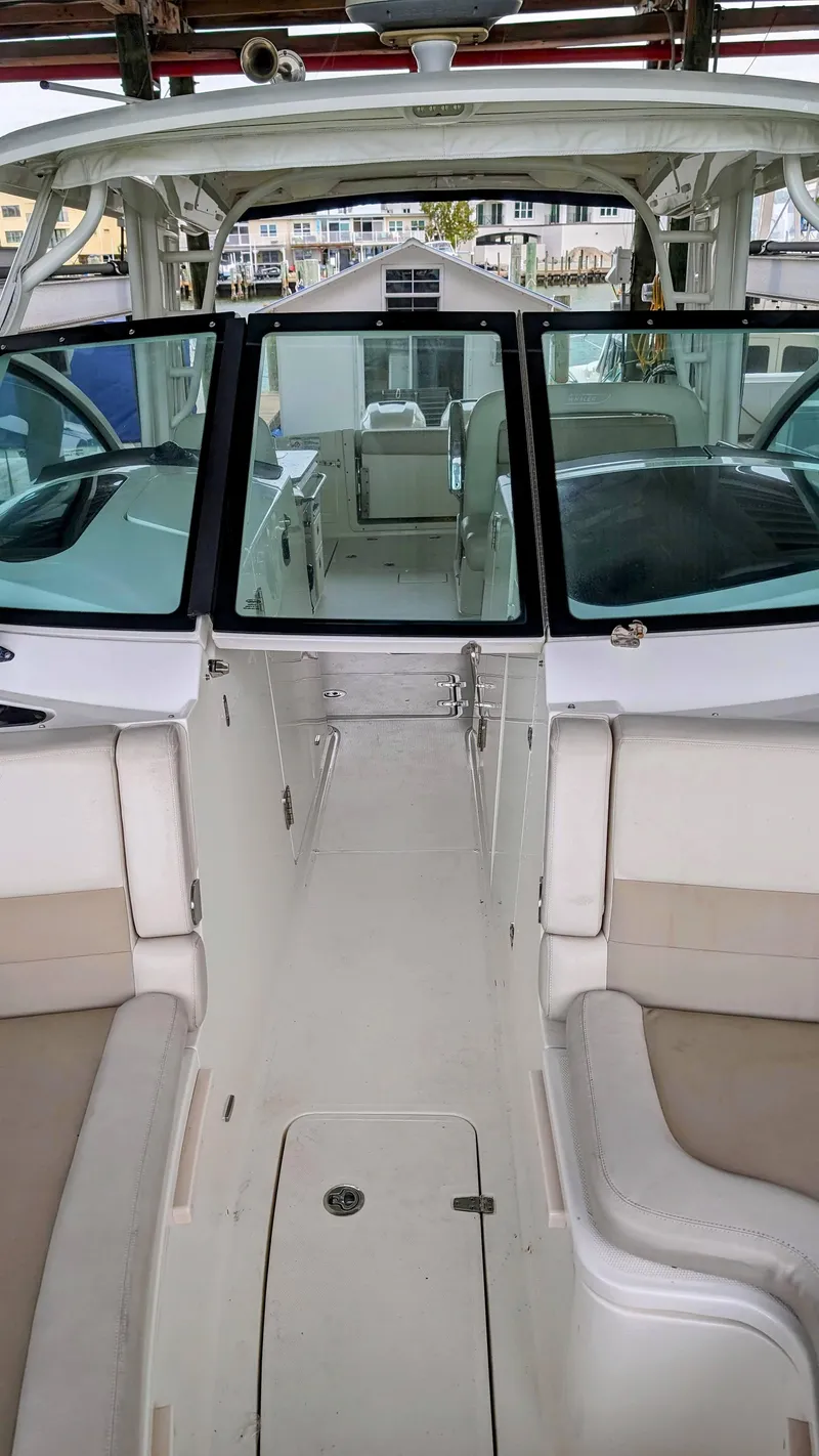 Slide: The Image of Boston Whaler 320 Vantage 2017 - 79