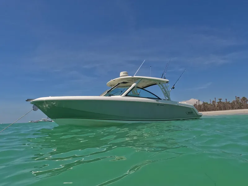 Slide: The Image of Boston Whaler 320 Vantage 2017 - 85