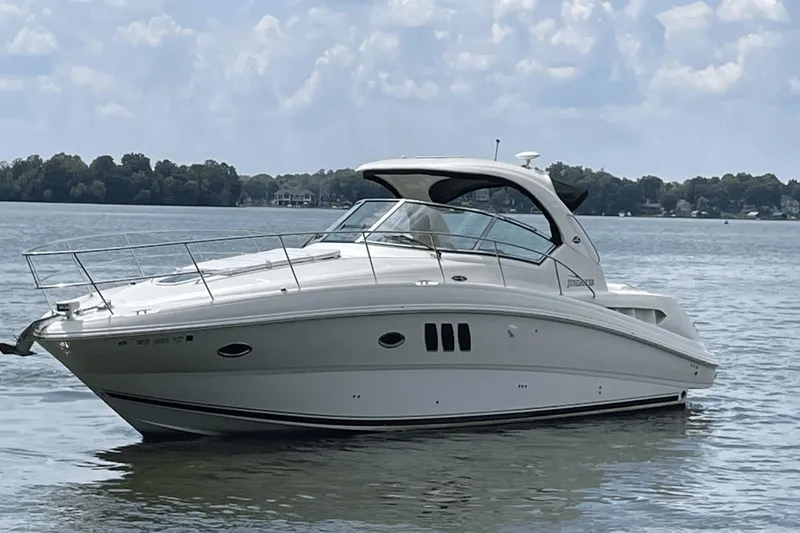 Slide: The Image of Sea Ray 38 Sundancer 2007 - 10