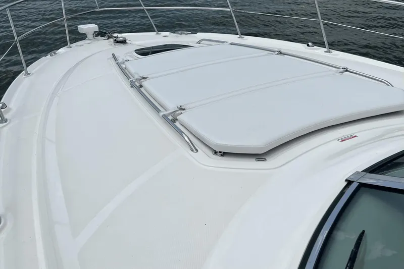 Slide: The Image of Sea Ray 38 Sundancer 2007 - 13