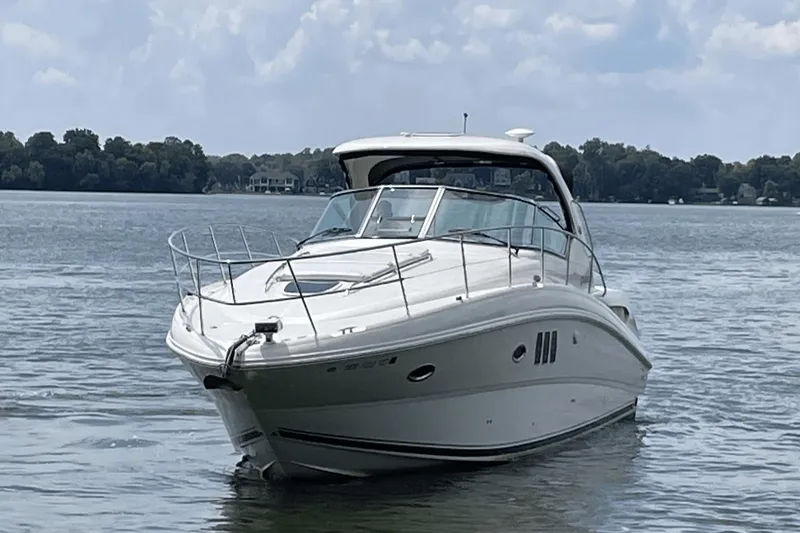 Slide: The Image of Sea Ray 38 Sundancer 2007 - 2