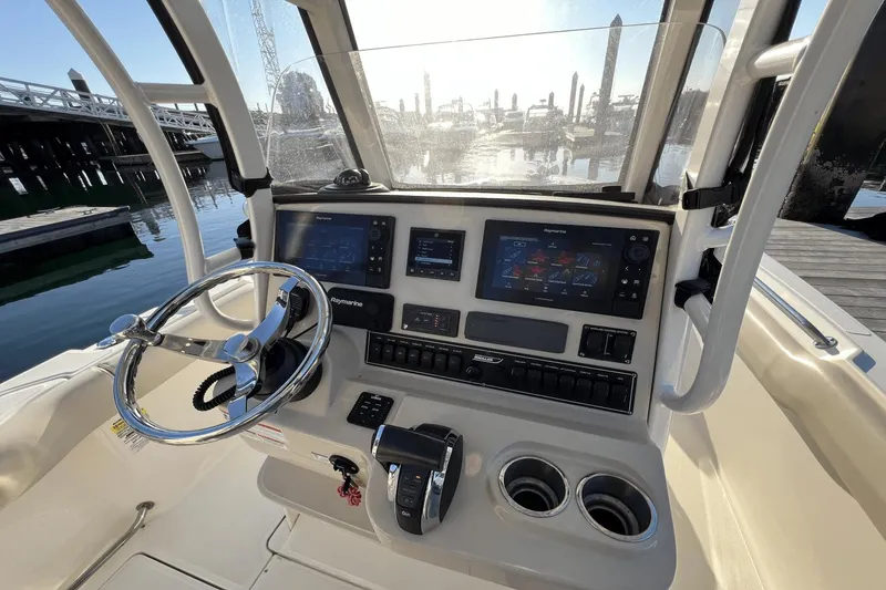 Slide: The Image of Boston Whaler 230 Outrage 2022 - 11