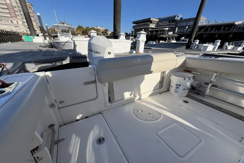 Slide: The Image of Boston Whaler 230 Outrage 2022 - 12