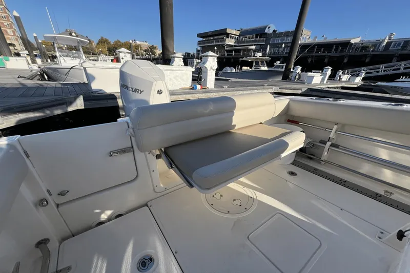 Slide: The Image of Boston Whaler 230 Outrage 2022 - 13