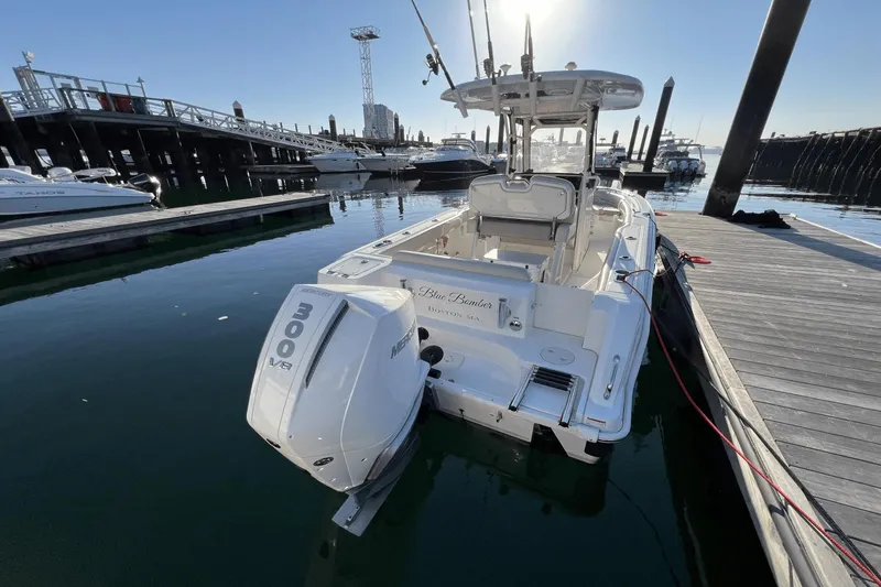 Slide: The Image of Boston Whaler 230 Outrage 2022 - 3