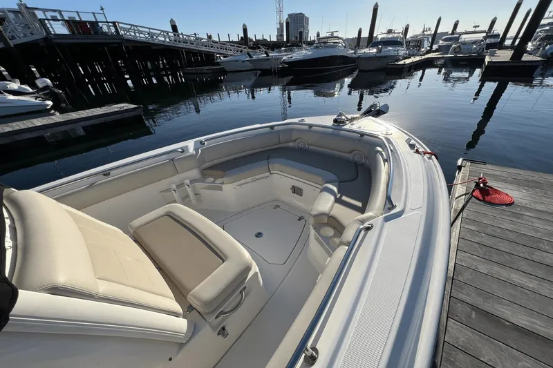 Slide: The Image of Boston Whaler 230 Outrage 2022 - 6