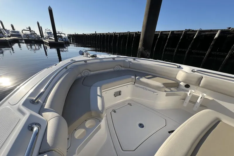 Slide: The Image of Boston Whaler 230 Outrage 2022 - 7