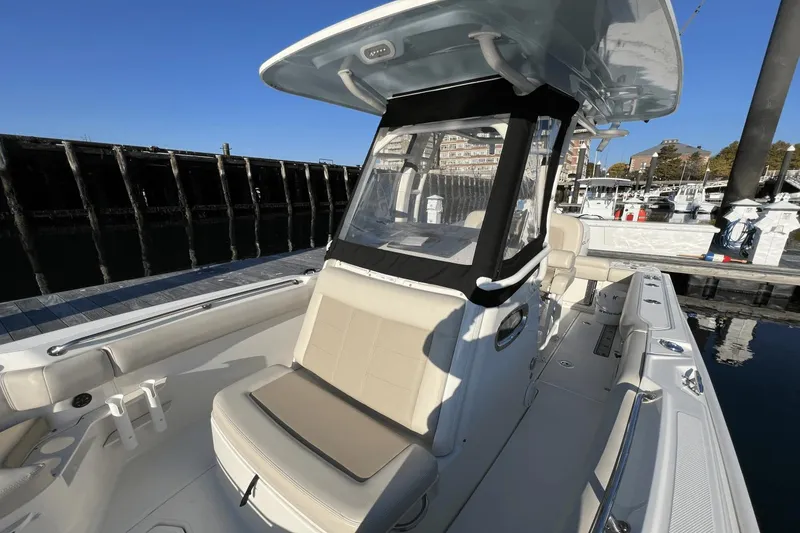 Slide: The Image of Boston Whaler 230 Outrage 2022 - 8