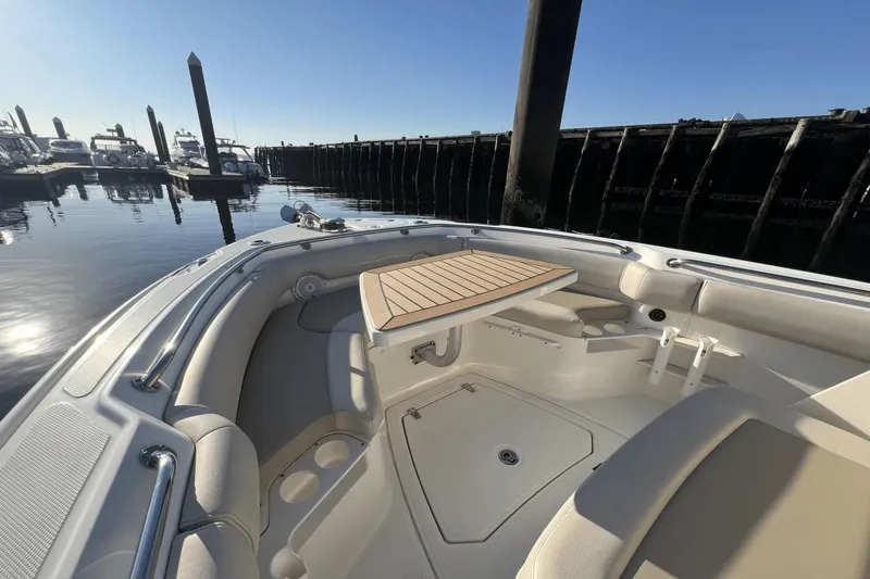 Slide: The Image of Boston Whaler 230 Outrage 2022 - 9