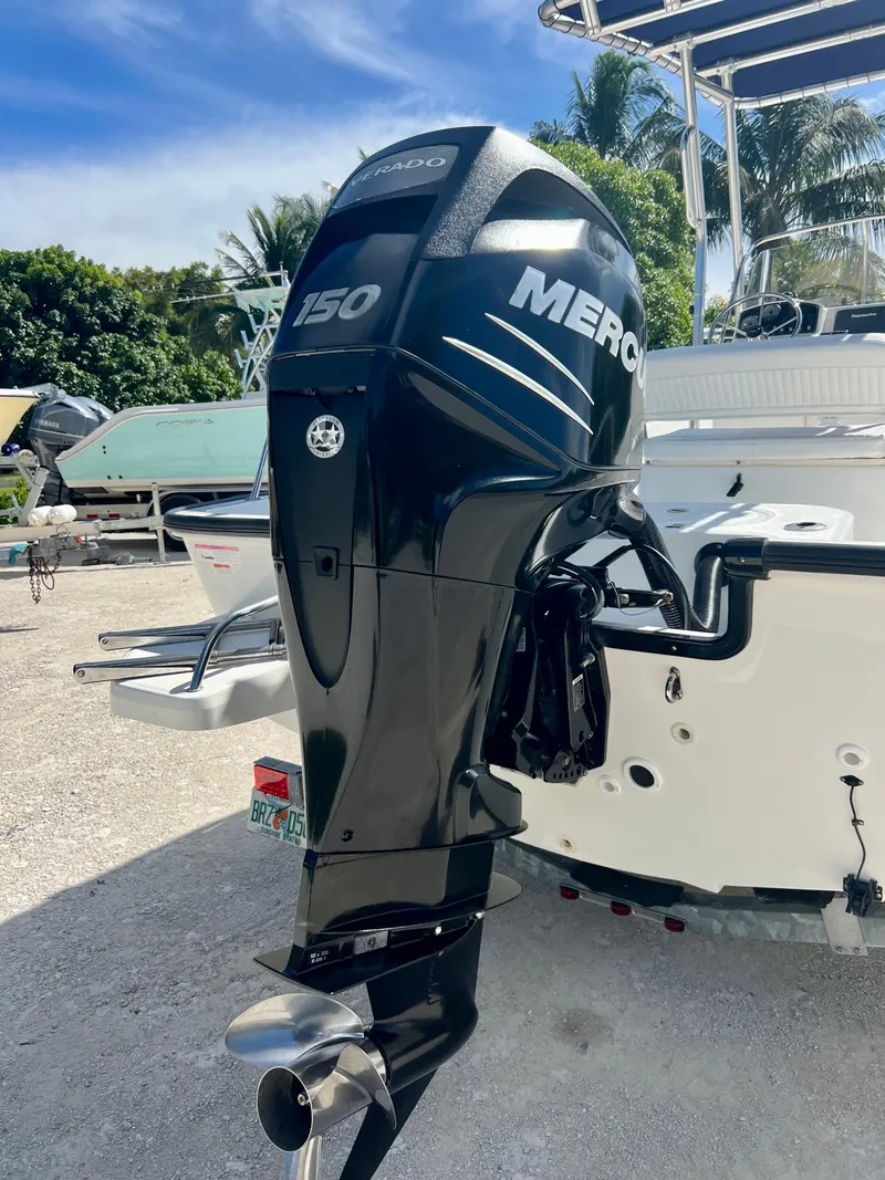 Slide: The Image of 2013 Boston Whaler MONTAUK with Mercury 150 outboard motor. - 29