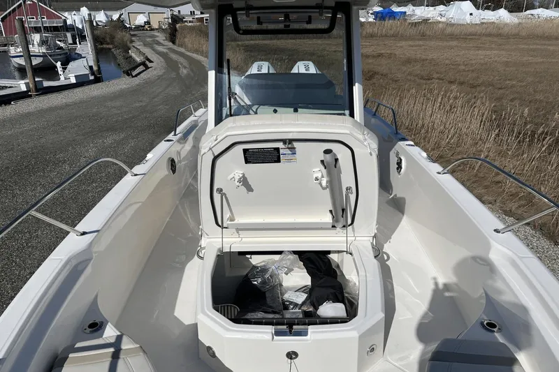 Slide: The Image of Boston Whaler 280 Dauntless 2024 - 12