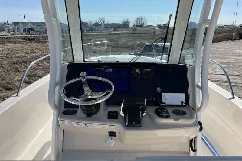 Slide: The Image of Boston Whaler 280 Dauntless 2024 - 7