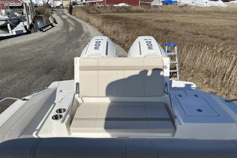 Slide: The Image of Boston Whaler 280 Dauntless 2024 - 8