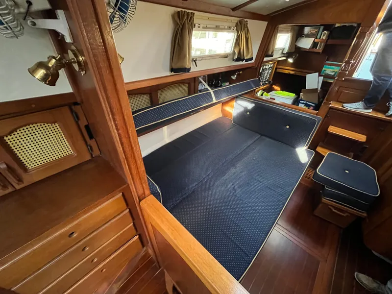 Slide: The Image of Gozzard 36 1990 - 83