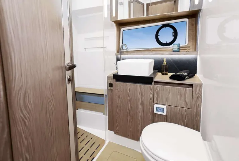Slide: The Image of Sealine F430 2026 - 39