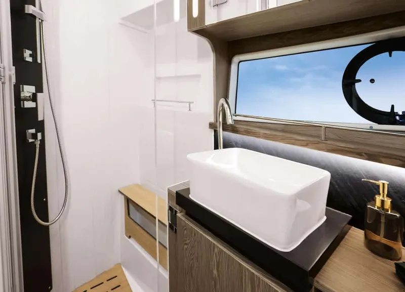 Slide: The Image of Sealine F430 2026 - 38