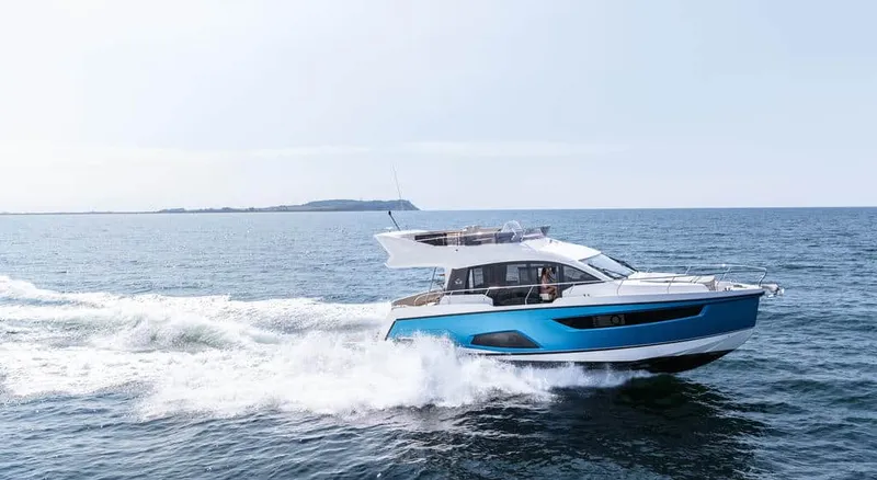 Slide: The Image of Sealine F430 2026 - 6