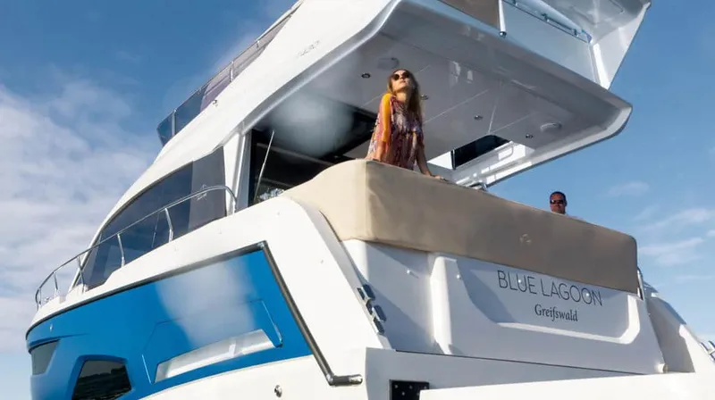 Slide: The Image of Sealine F430 2026 - 10