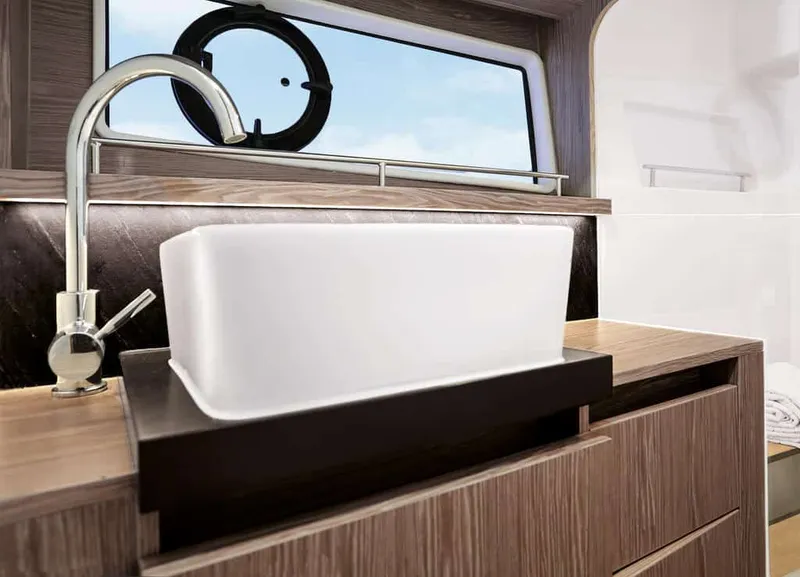 Slide: The Image of Sealine F430 2026 - 42