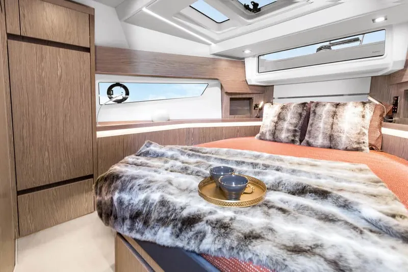 Slide: The Image of Sealine F430 2026 - 43