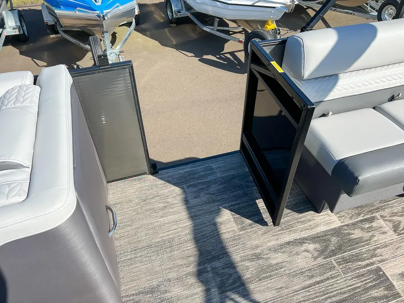 Slide: The Image of Godfrey MC235 FS 2023 - 12