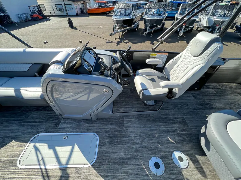 Slide: The Image of Godfrey MC235 FS 2023 - 13