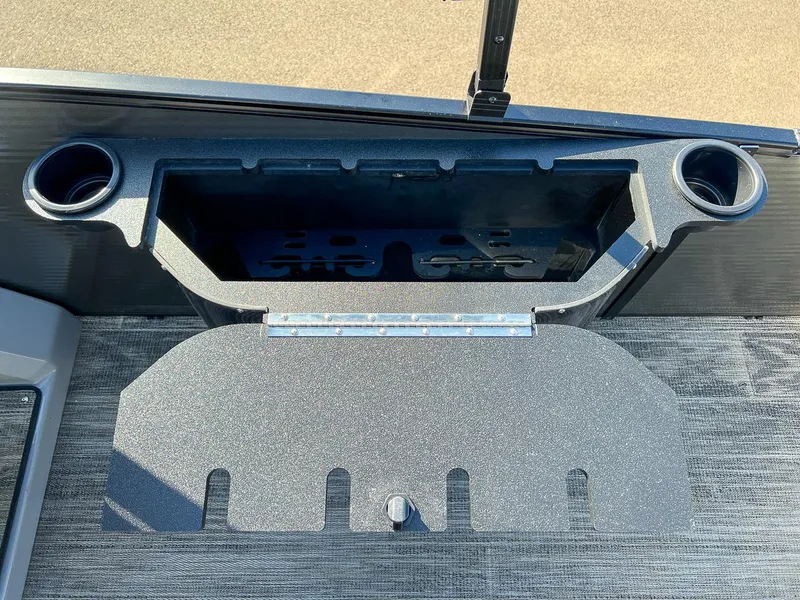 Slide: The Image of Godfrey MC235 FS 2023 - 19