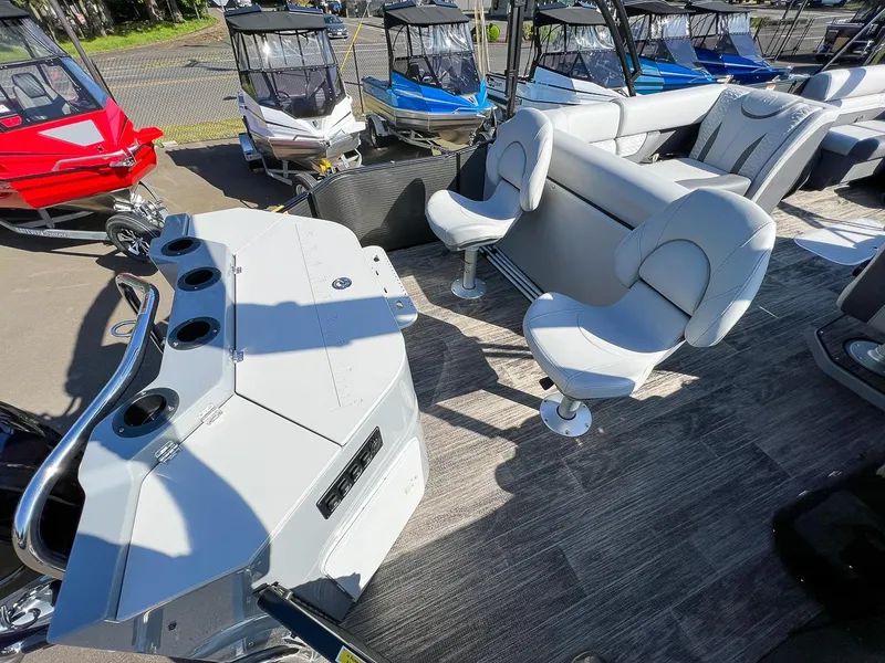 Slide: The Image of Godfrey MC235 FS 2023 - 20