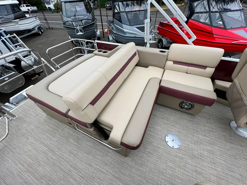 Slide: The Image of Godfrey SW2486 SFL 2023 - 11