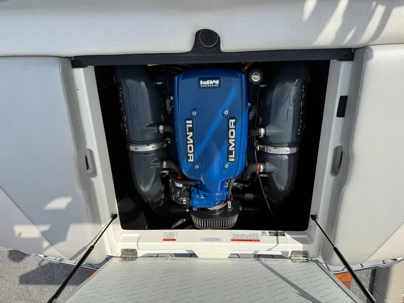 Slide: The Image of MasterCraft NXT20 2019 - 17