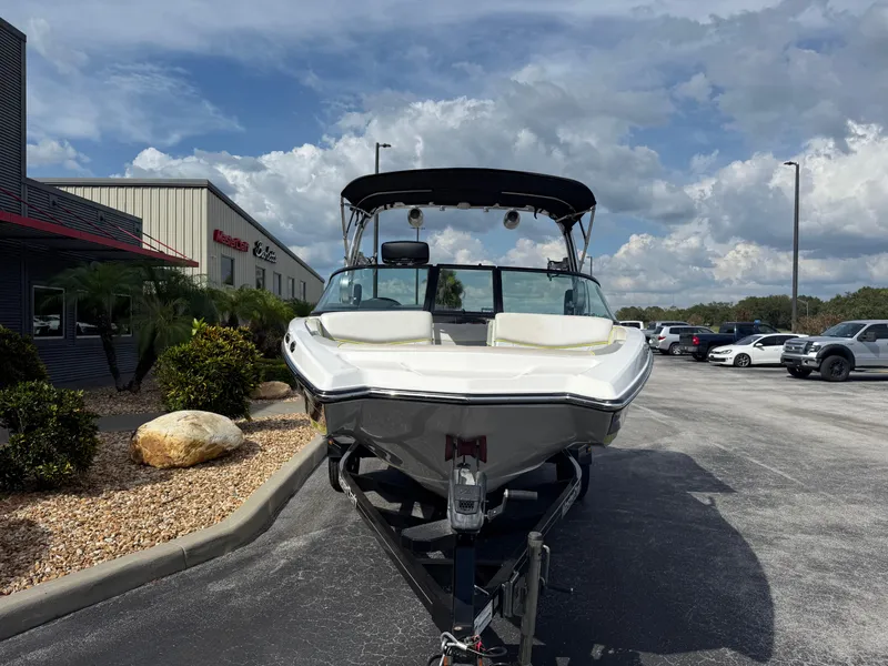 Slide: The Image of MasterCraft NXT20 2019 - 3