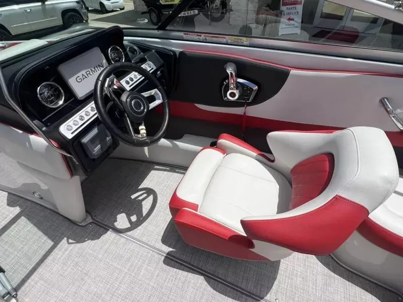 Slide: The Image of Crownline Boats 220 SS 2024 - 13