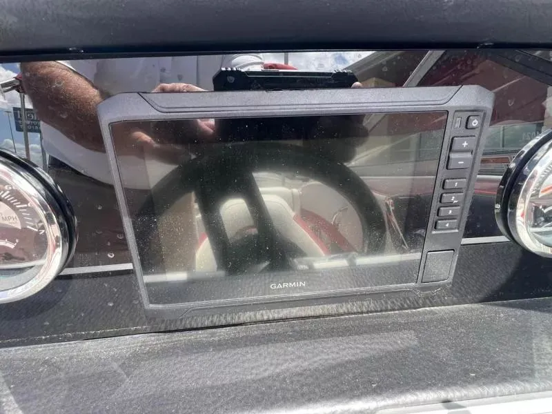 Slide: The Image of Crownline Boats 220 SS 2024 - 16