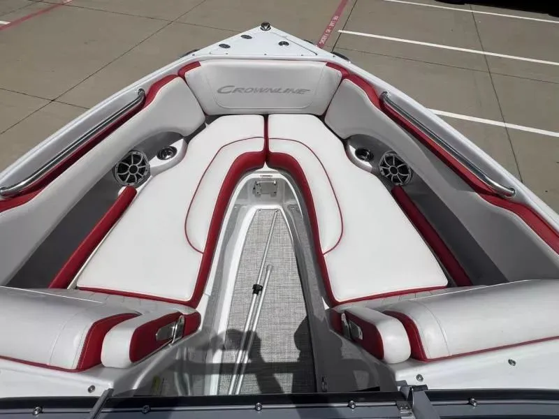 Slide: The Image of Crownline Boats 220 SS 2024 - 17