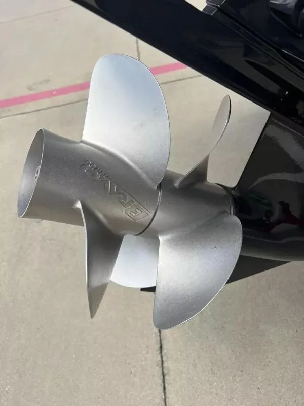 Slide: The Image of Crownline Boats 220 SS 2024 - 22