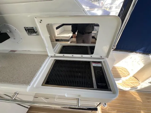 Slide: The Image of Sea Ray 450 Sundancer 2010 boat grill and countertop area. - 8