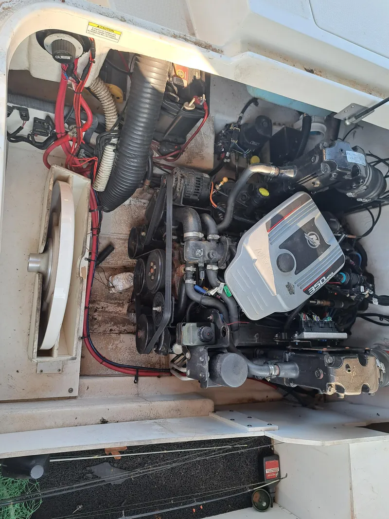 Slide: The Image of Engine compartment of a 2010 Sea Ray 260 Sun Deck boat. - 23