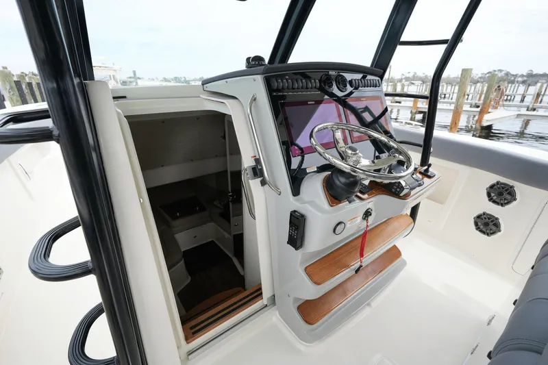 Slide: The Image of Boston Whaler 380 Outrage 2024 - 18