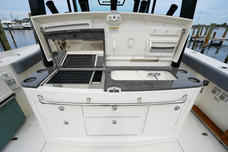 Slide: The Image of Boston Whaler 380 Outrage 2024 - 26