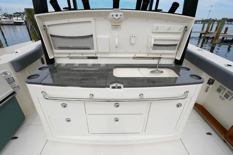 Slide: The Image of Boston Whaler 380 Outrage 2024 - 27