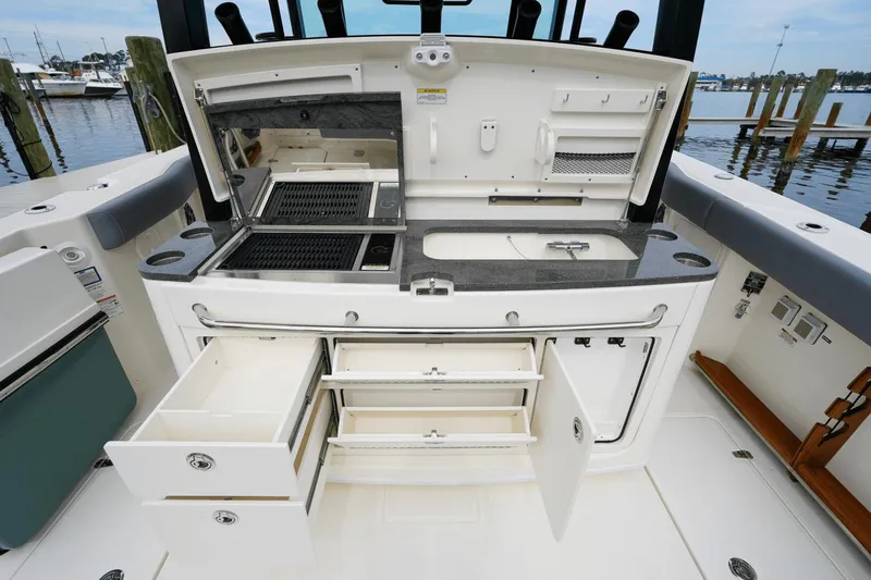 Slide: The Image of Boston Whaler 380 Outrage 2024 - 28