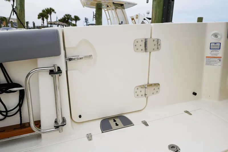 Slide: The Image of Boston Whaler 380 Outrage 2024 - 31