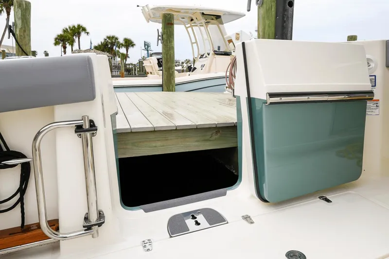 Slide: The Image of Boston Whaler 380 Outrage 2024 - 32