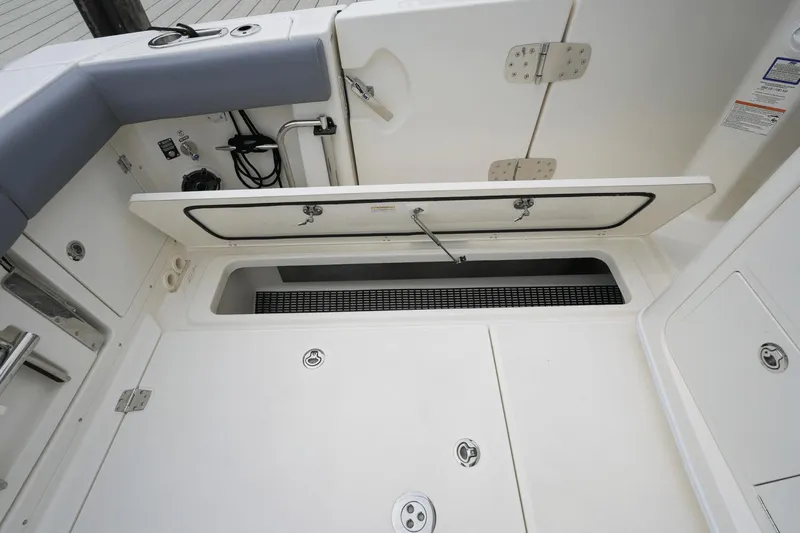 Slide: The Image of Boston Whaler 380 Outrage 2024 - 34