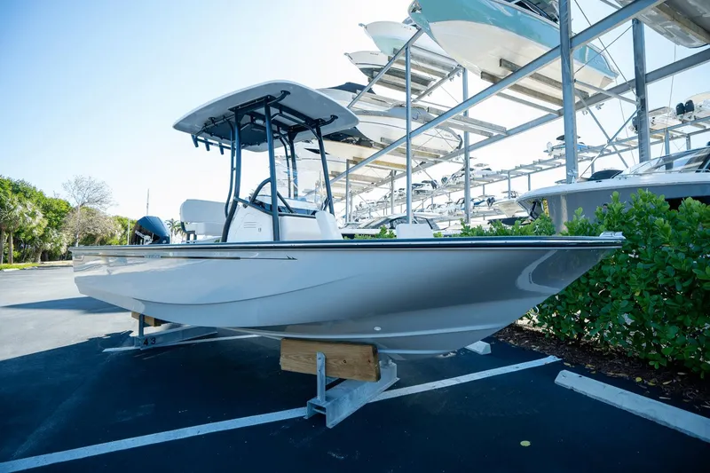 Slide: The Image of Boston Whaler 210 Montauk 2024 - 0
